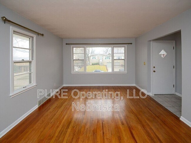 Building Photo - 3333 S 82nd St