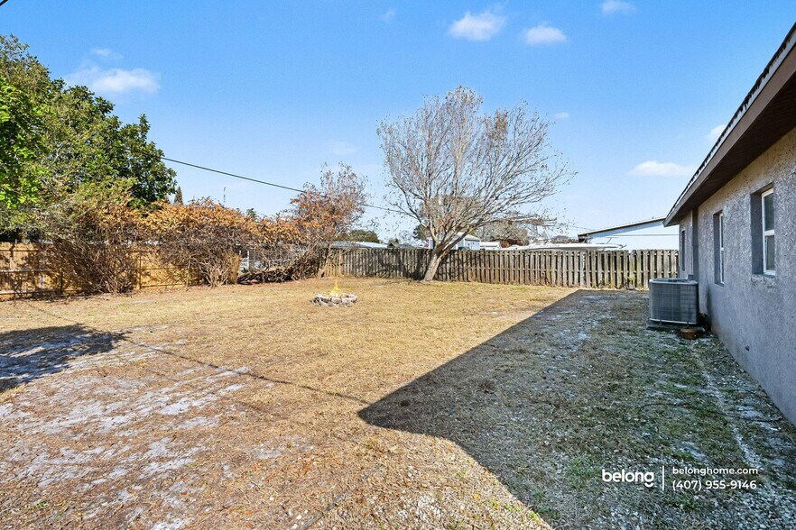 Building Photo - 2756 Locksley Rd