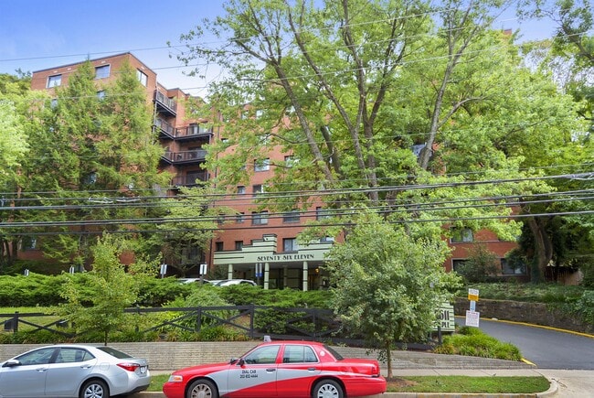 Building Photo - 7611 Maple Ave