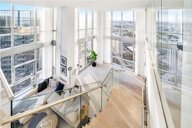 Building Photo - 851 NE 1st Ave