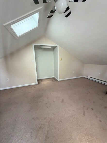 Building Photo - 47 Dunstable Rd