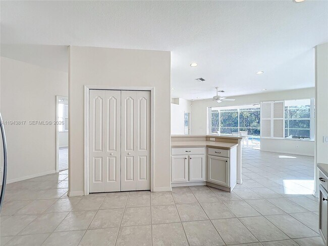 Building Photo - 4874 Sabal Lake Cir