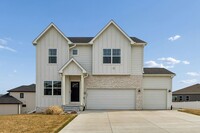 Building Photo - Spacious 4-Bedroom Home!