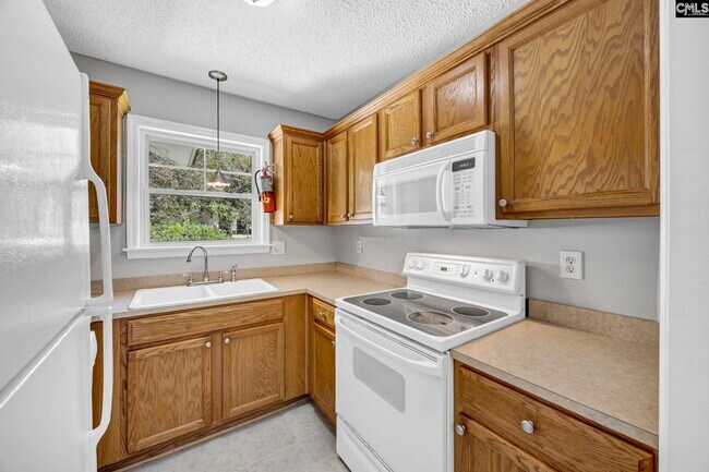 Building Photo - 23 Graymont Cir