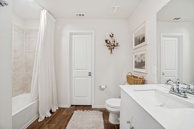 Building Photo - Beautiful 5-Bedroom Home in Riverstone at Westpointe