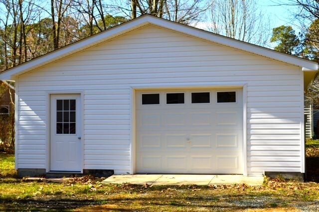 Building Photo - 18145 Piedmont Dr