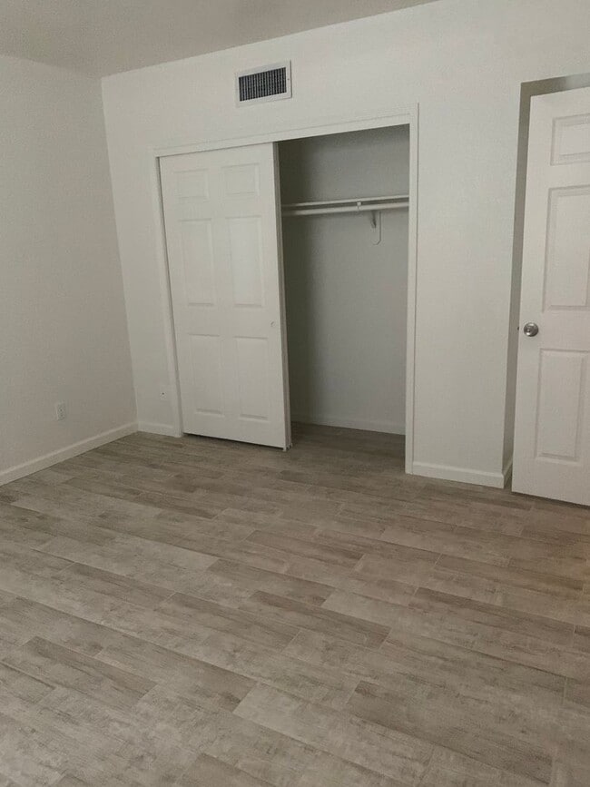 Building Photo - Chevelon