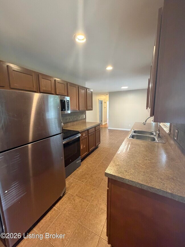 Building Photo - 3213 Hikes Ln