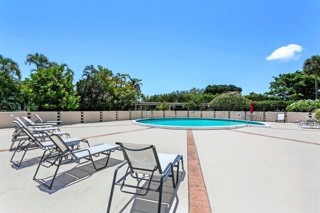 Building Photo - 2425 Presidential Way