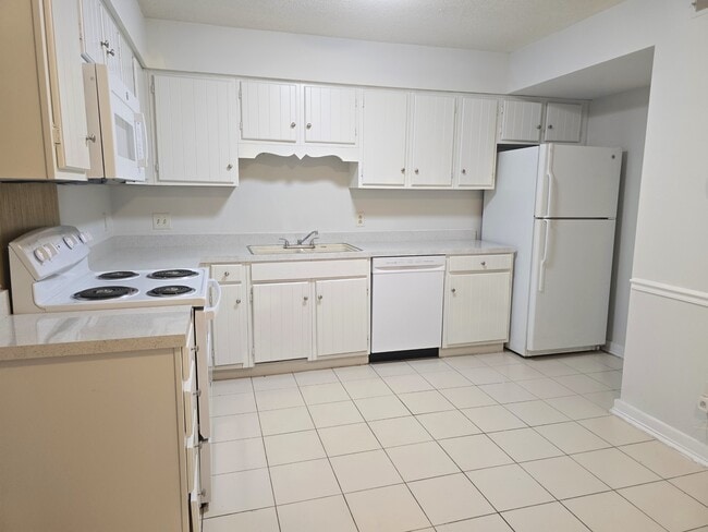 Building Photo - 4012 S Bend Dr