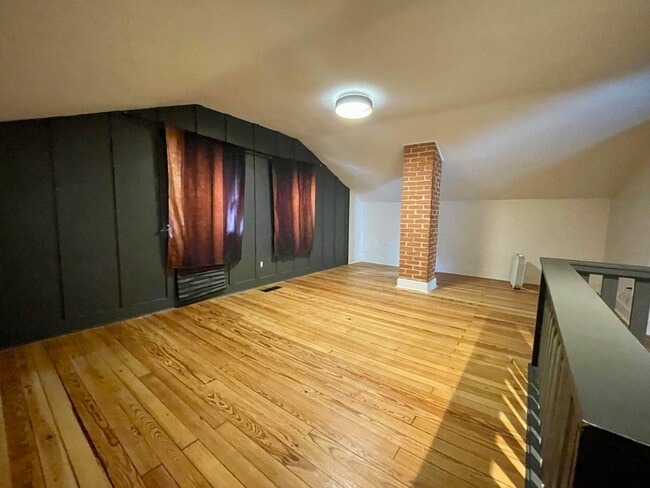 Building Photo - 747 Malvern Ave
