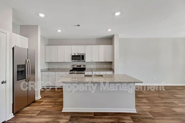 Building Photo - 790 Ridgley Dr