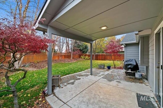 Building Photo - Gorgeous 4 bed 3 Bath Home Located in Meridian