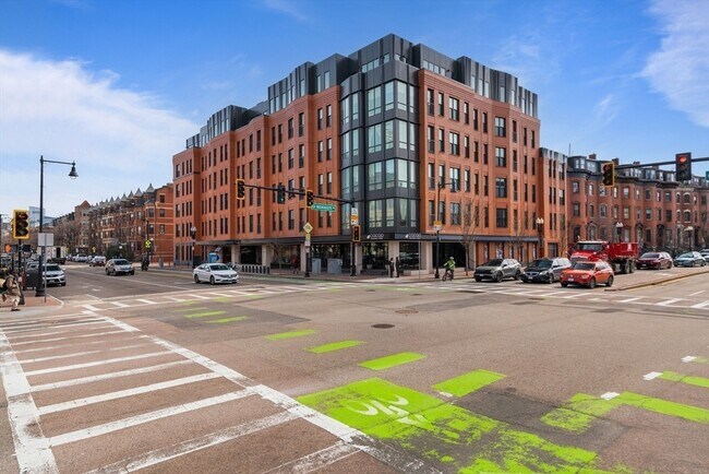 Building Photo - 566 Columbus Ave