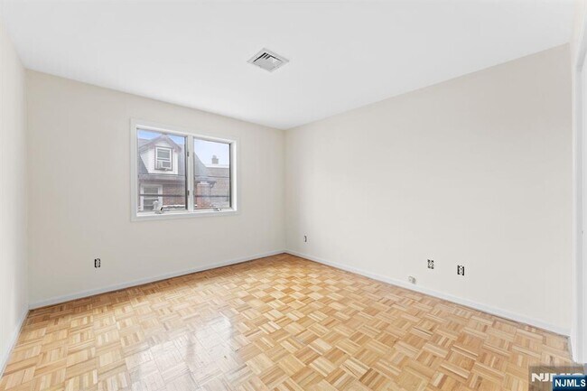 Building Photo - 314 palisade