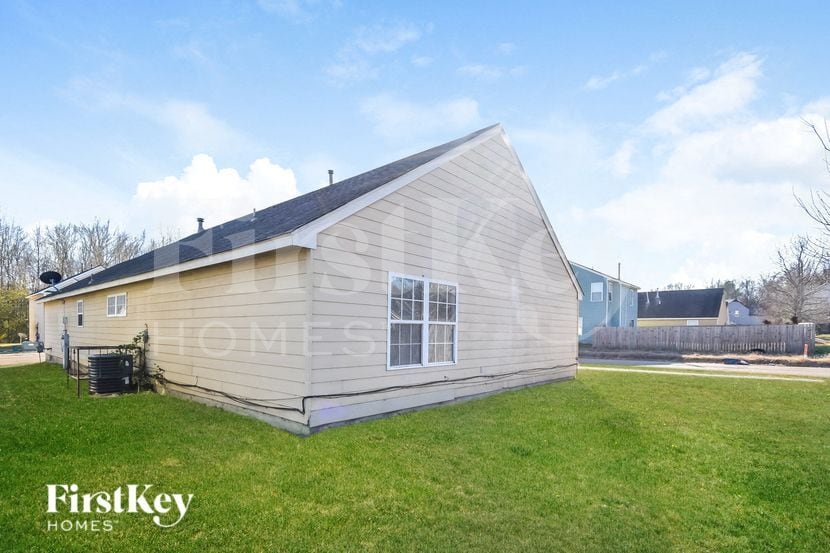 Building Photo - 4820 Royal Run Dr