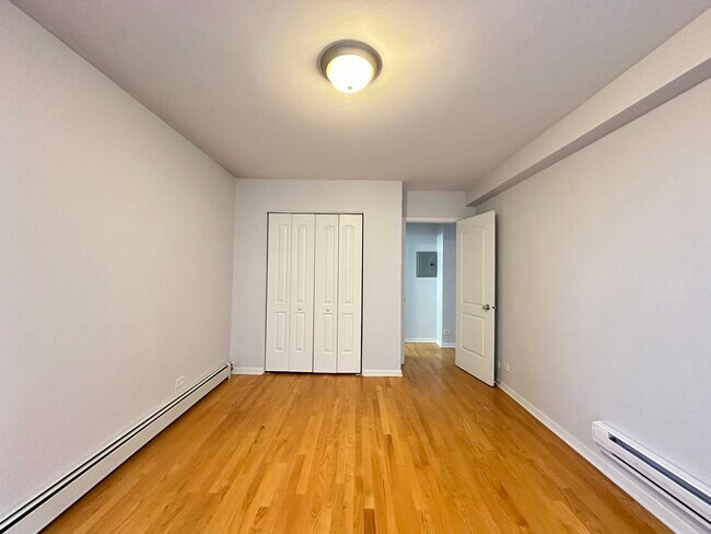 Building Photo - 4180 N Marine Dr