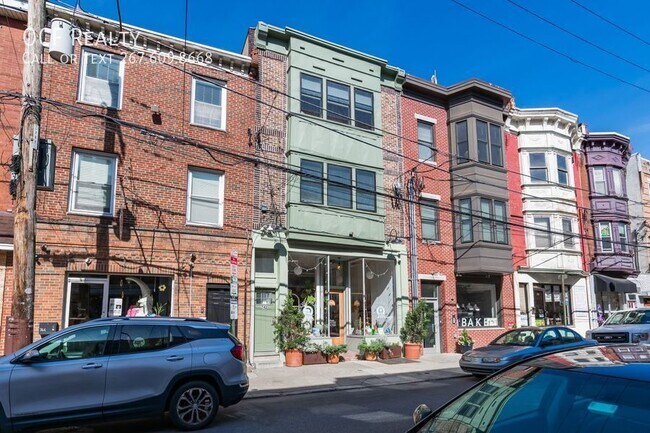 Building Photo - 742 S 4th St