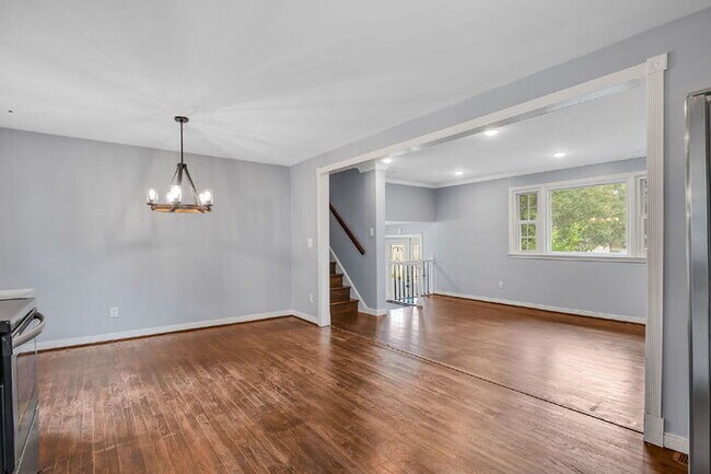 Building Photo - Charming Glen Allen Gem: 3-Bedroom Retreat...