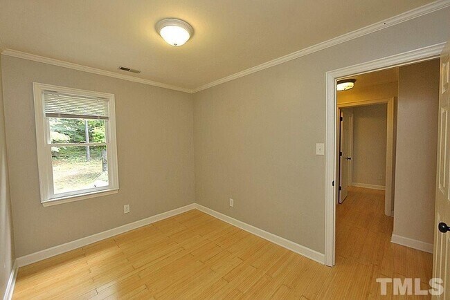 Building Photo - 227 Forbush Mountain Dr