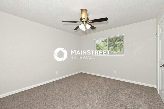 Building Photo - 4 Bedroom Pet-Friendly Home in ARLINGTON, TX with Main Street Renewal