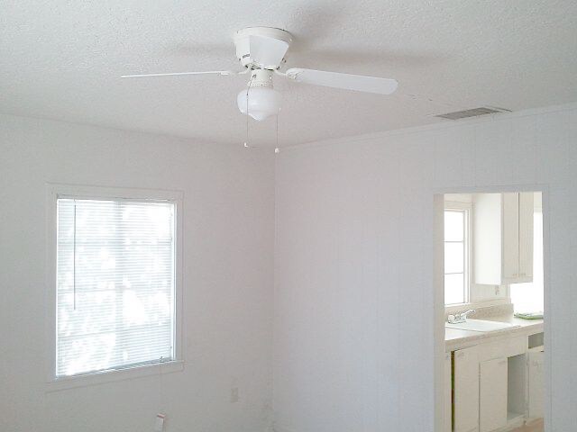 Building Photo - 203 N 13th St