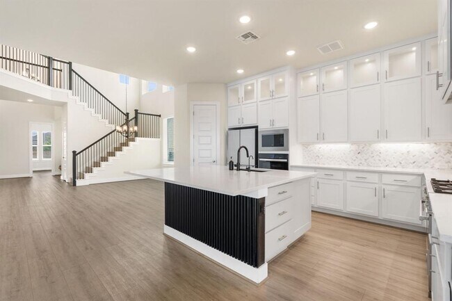 Building Photo - 504 Tomichi Trl