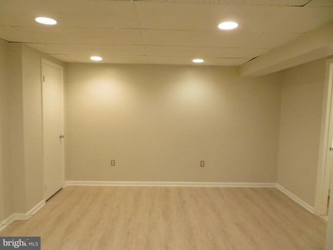 Building Photo - 9150 Lambskin Ln