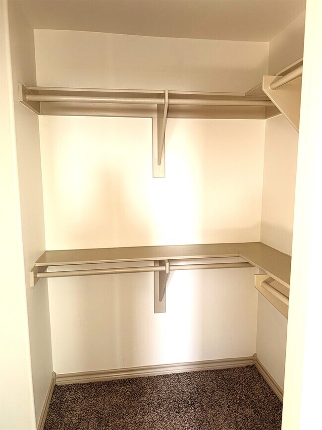 Building Photo - 414 Placido Dr