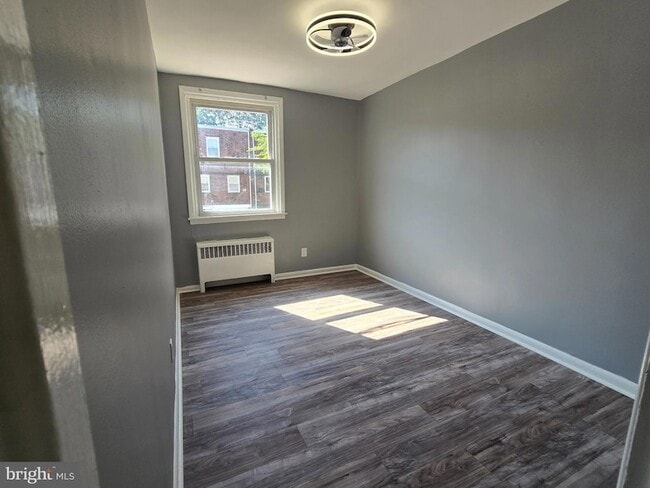 Building Photo - 934 Durard St