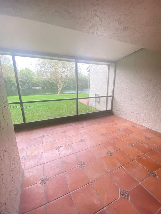 Building Photo - 654 Woodgate Cir