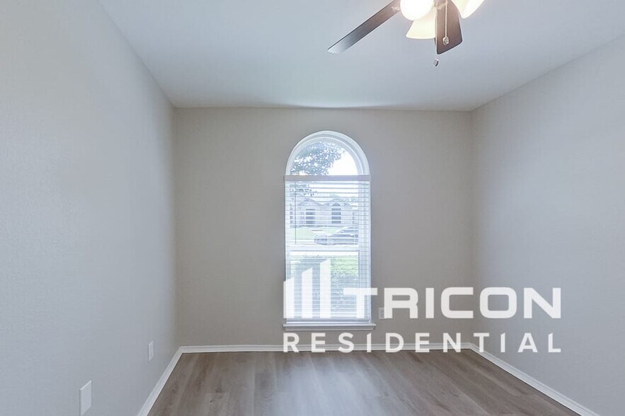 Building Photo - 755 Catalina Dr