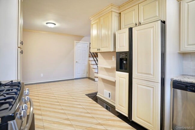 Building Photo - 34 Oakley Dr