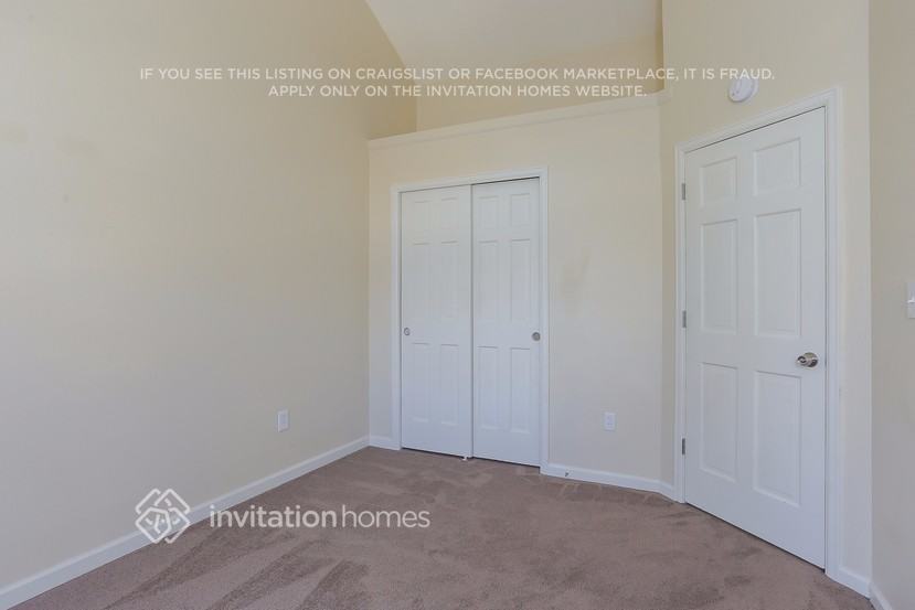 Building Photo - 12438 W 84th Dr