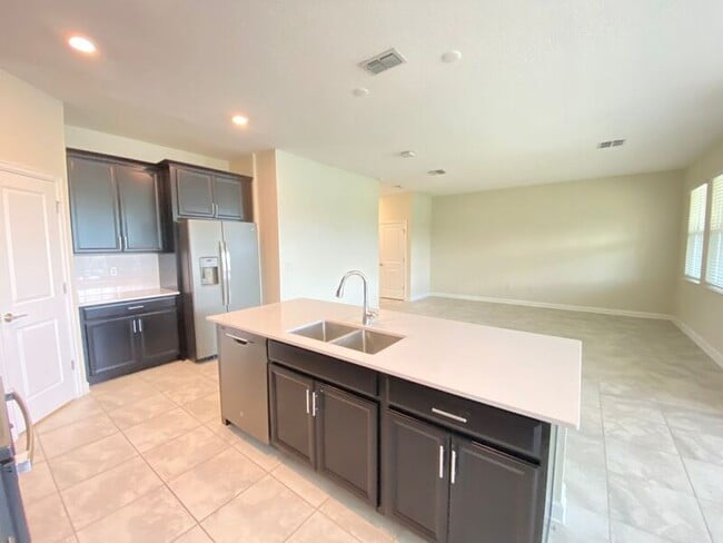 Building Photo - 4442 Seven Canyons Dr