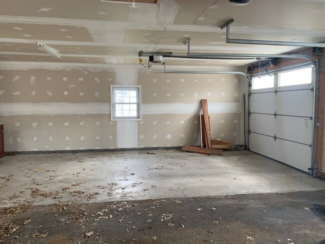 Building Photo - Charming 3-Bedroom Home on Spacious Corner...