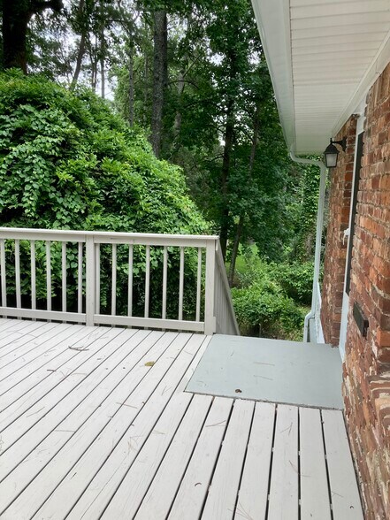 Building Photo - 1490 N Druid Hills Rd NE