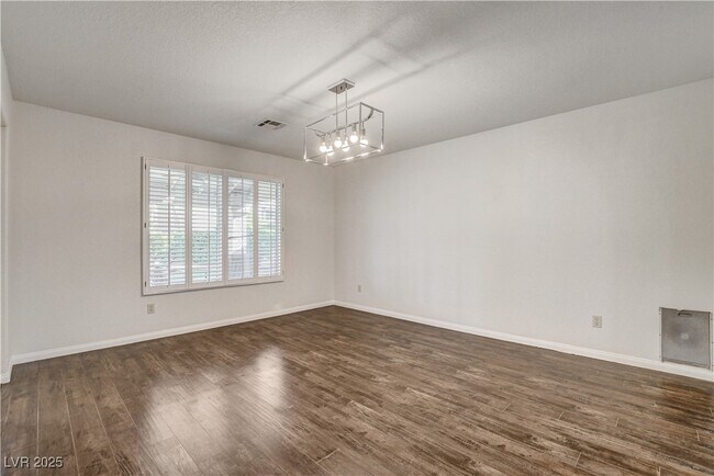 Building Photo - 9405 Mast Dr