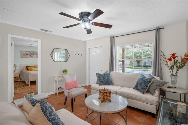 Building Photo - 739 Seminole Ave