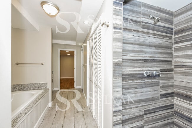 Building Photo - Enjoy one-level living in this 3 bedroom, 2 bathroom ranch-style home