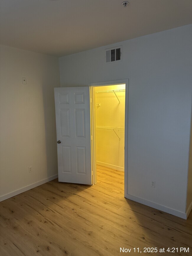 Building Photo - 7143 S Durango Dr