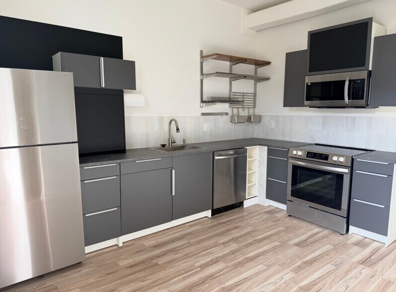 Kitchen - 3012 Castiglione St