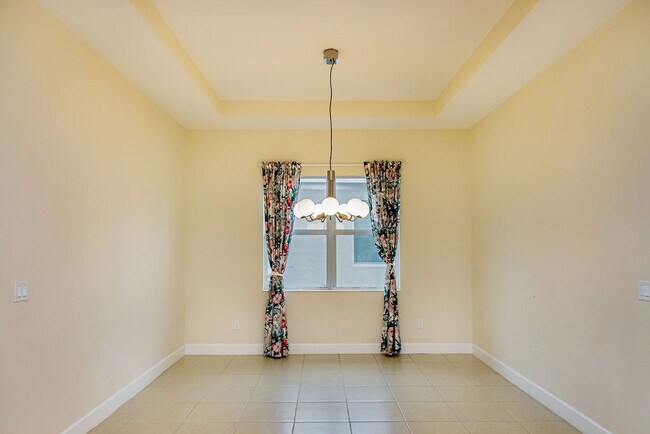 Building Photo - 15323 Goldfinch Cir