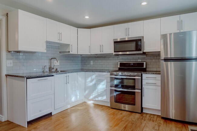 Building Photo - 620 W Willamette Ave