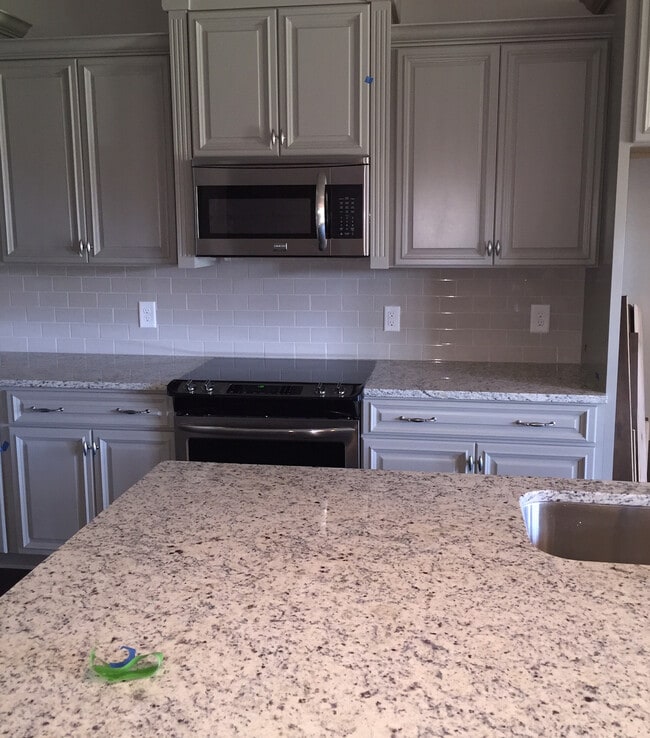 Building Photo - 1444 Channing Dr