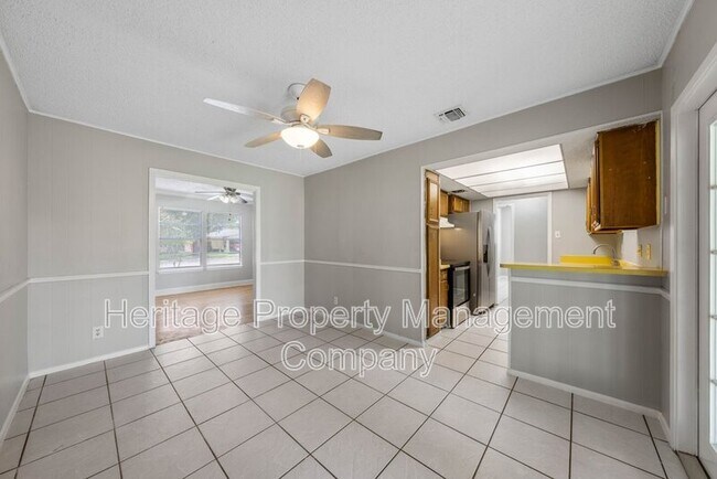 Building Photo - 7422 Stonehouse Dr
