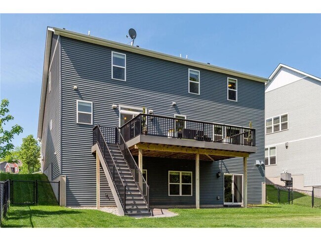 Building Photo - 5596 Orchard Cove