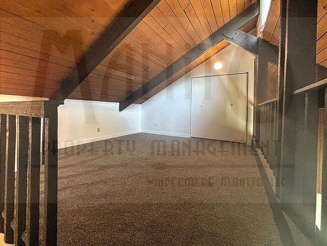Building Photo - Charming Bungalow