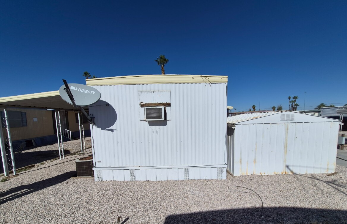 Building Photo - 3601 E Wyoming Ave