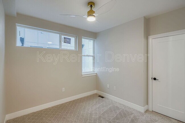 Building Photo - 2208 S Albion St